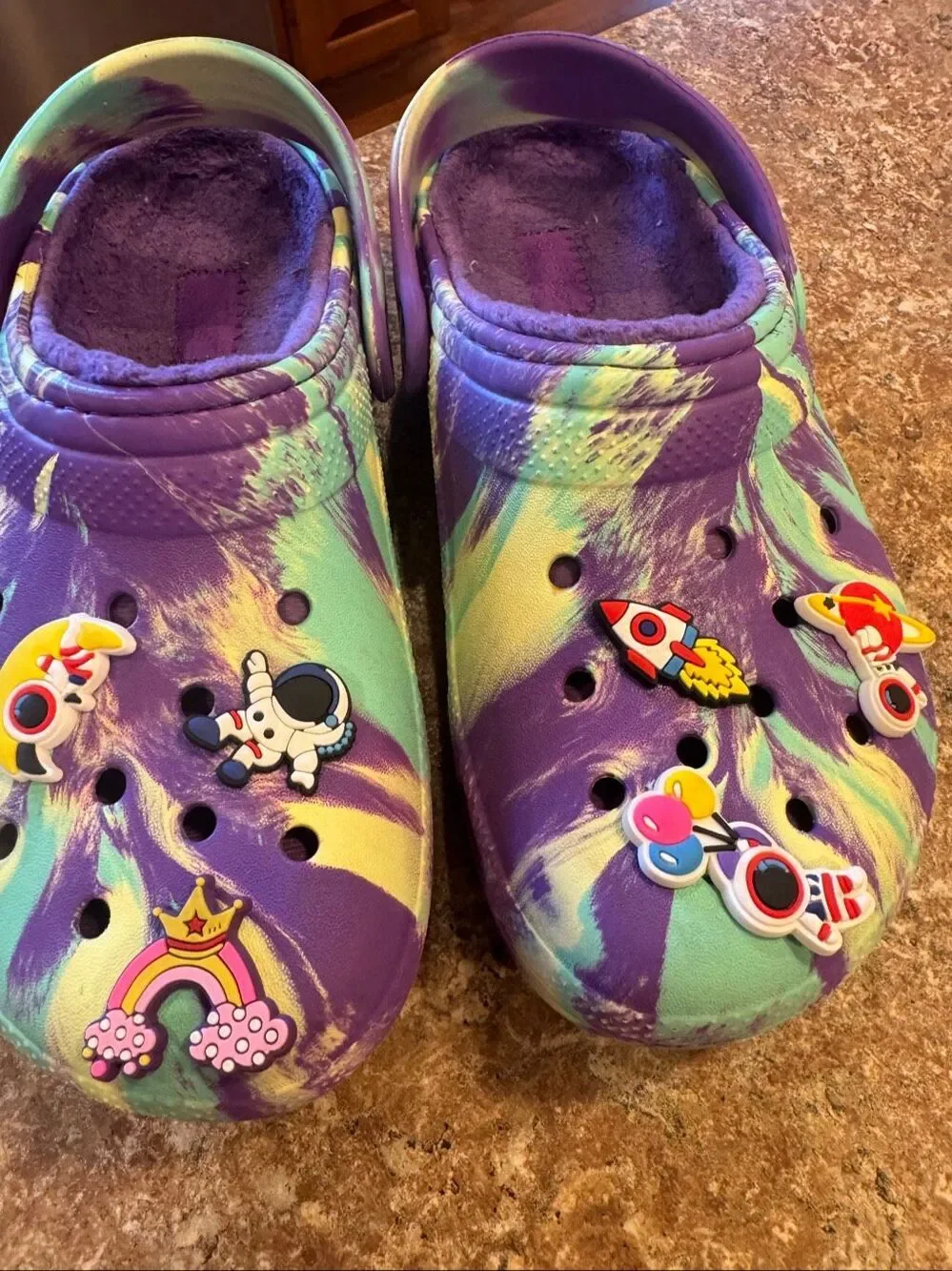 Crocs Kids J3 Fleece Lined Marbled Clogs Purple Green Space Jibbitz Charms